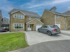 8 The Paddock, Sunniside